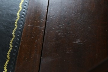 イギリスアンティーク　マホガニー材　猫脚がおしゃれなライティングビューロー　(R-072022)