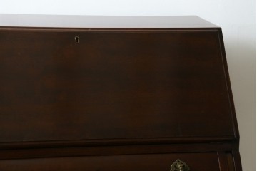 イギリスアンティーク　マホガニー材　猫脚がおしゃれなライティングビューロー　(R-072022)
