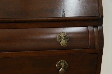 イギリスアンティーク　マホガニー材　猫脚がおしゃれなライティングビューロー　(R-072022)