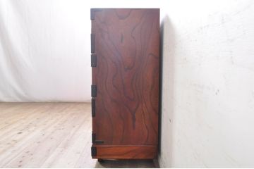 中古　岩谷堂箪笥　迫力ある杢目と厚みのある金具が存在感を放つ車箪笥(和タンス、収納たんす、整理箪笥、引き出し、サイドチェスト、サイドボード)(R-072024)
