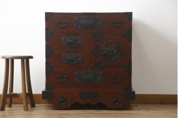 中古　美品!!　漆塗り　仙台民芸箪笥(仙台箪笥)　力強い杢目が目を引く車箪笥(小箪笥、収納タンス、チェスト、引き出し)(定価約55万円)(R-072025)