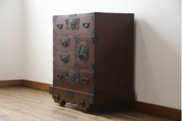 中古　美品!!　漆塗り　仙台民芸箪笥(仙台箪笥)　力強い杢目が目を引く車箪笥(小箪笥、収納タンス、チェスト、引き出し)(定価約55万円)(R-072025)