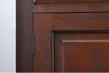 イギリスアンティーク　ウォールナット材　深みのある木の色合いと上品なデザインが魅力的なドレッシングチェスト(ドレッサー、サイドボード、キャビネット、鏡台、化粧台、ミラー)(R-072028)