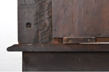 イギリスアンティーク　ウォールナット材　深みのある木の色合いと上品なデザインが魅力的なドレッシングチェスト(ドレッサー、サイドボード、キャビネット、鏡台、化粧台、ミラー)(R-072028)