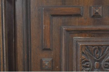 オランダアンティーク　クラシカルな佇まいの彫刻キャビネット(サイドキャビネット、サイドボード、戸棚、収納棚)(R-072032)