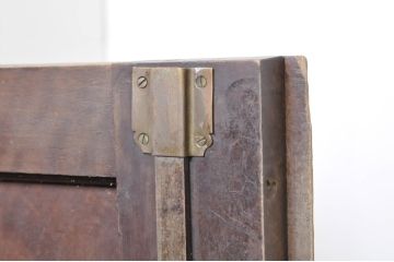 オランダアンティーク　クラシカルな佇まいの彫刻キャビネット(サイドキャビネット、サイドボード、戸棚、収納棚)(R-072032)
