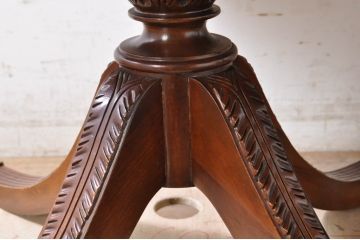 中古　美品!!　アメリカ高級家具　COUN CILL(カウンシル)　マホガニー材　ガラス天板付き　高級感漂う佇まいが魅力のダイニングテーブル(カンセル、4人掛け、6人掛け)(定価約90万円)(R-072033)