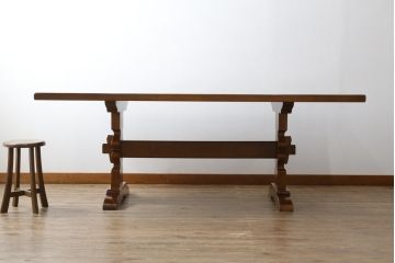 中古　美品!!　バロッサバレンティ(VARO,S.A. VALENTI)　しっかりとした脚のつくりが魅力的なダイニングテーブル(4人掛け、6人掛け、食卓)(定価約105万円)(R-072034)