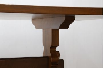 中古　美品!!　バロッサバレンティ(VARO,S.A. VALENTI)　しっかりとした脚のつくりが魅力的なダイニングテーブル(4人掛け、6人掛け、食卓)(定価約105万円)(R-072034)