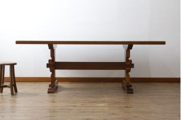 中古　美品!!　バロッサバレンティ(VARO,S.A. VALENTI)　しっかりとした脚のつくりが魅力的なダイニングテーブル(4人掛け、6人掛け、食卓)(定価約105万円)(R-072034)