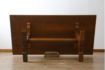 中古　美品!!　バロッサバレンティ(VARO,S.A. VALENTI)　しっかりとした脚のつくりが魅力的なダイニングテーブル(4人掛け、6人掛け、食卓)(定価約105万円)(R-072034)
