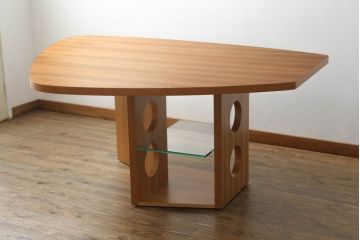 中古　美品　TECTA(テクタ)　チェリー材　モダンでユニークなデザインがお洒落なテーブル(M21、ダイニングテーブル、4人掛け、6人掛け)(定価約65万円)(R-072038)