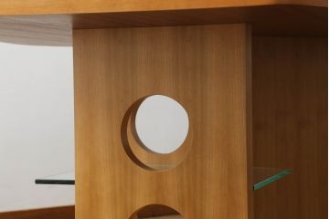 中古　美品　TECTA(テクタ)　チェリー材　モダンでユニークなデザインがお洒落なテーブル(M21、ダイニングテーブル、4人掛け、6人掛け)(定価約65万円)(R-072038)