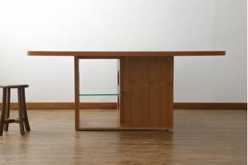 中古　美品　TECTA(テクタ)　チェリー材　モダンでユニークなデザインがお洒落なテーブル(M21、ダイニングテーブル、4人掛け、6人掛け)(定価約65万円)(R-072038)