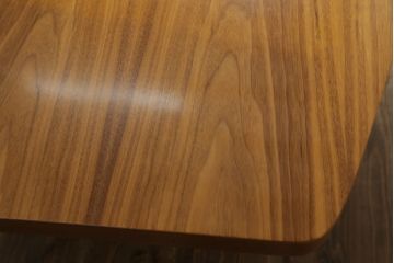 中古　美品　TECTA(テクタ)　チェリー材　モダンでユニークなデザインがお洒落なテーブル(M21、ダイニングテーブル、4人掛け、6人掛け)(定価約65万円)(R-072039)