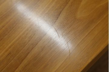 中古　美品　TECTA(テクタ)　チェリー材　モダンでユニークなデザインがお洒落なテーブル(M21、ダイニングテーブル、4人掛け、6人掛け)(定価約65万円)(R-072039)