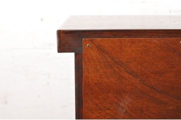 中古　岩谷堂箪笥　迫力のある杢目が魅力的なサイドボード(サイドキャビネット、ローボード、リビングボード、テレビ台、テレビボード、収納棚、飾り棚、ガラス戸棚)(R-072044)