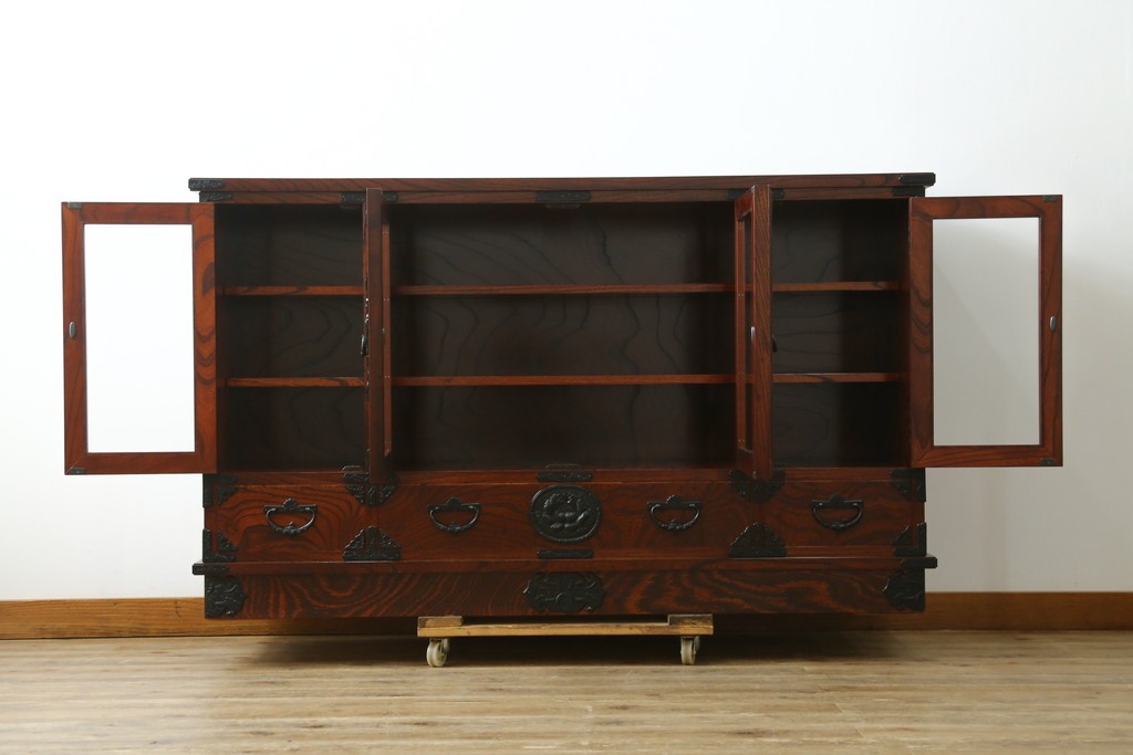 中古　岩谷堂箪笥　迫力のある杢目が魅力的なサイドボード　(R-072044)