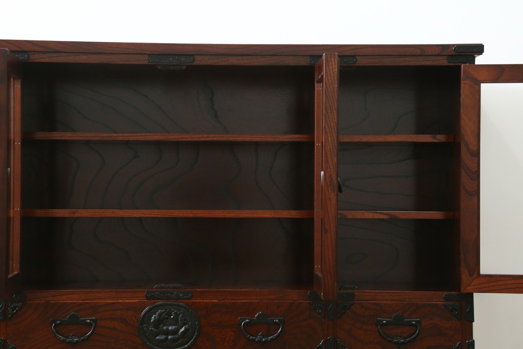 中古　岩谷堂箪笥　迫力のある杢目が魅力的なサイドボード　(R-072044)