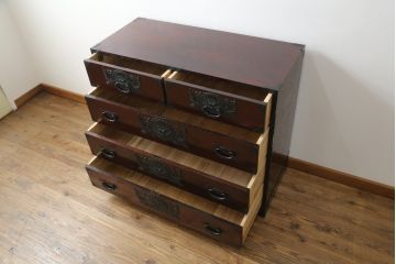 中古　美品!!　木目が美しく高級感溢れる漆塗りの仙台民芸箪笥 (衣装箪笥、和タンス、引き出し、収納たんす、整理箪笥)(定価約49万円)(R-072045)