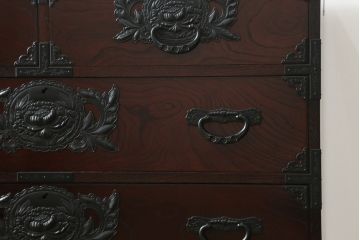 中古　美品!!　木目が美しく高級感溢れる漆塗りの仙台民芸箪笥 (衣装箪笥、和タンス、引き出し、収納たんす、整理箪笥)(定価約49万円)(R-072045)