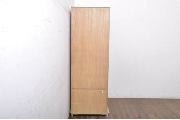 中古　国産　広島・府中家具　職人手造り　上品な意匠金具が目を引く総桐洋服タンス(ワードローブ、総桐箪笥、総桐たんす、衣装箪笥、引き出し)(R-072047)