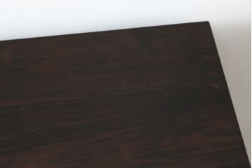 和製ビンテージ　高級品!!　手打ち金具　及川孝一(篁堂/コウドウ)作　木地呂塗り　欅(ケヤキ)材　玉杢　天板リメイク　立派な龍(竜)の金具が目を惹く岩谷堂箪笥ローボード(ローチェスト、衣装箪笥、収納箪笥、整理箪笥、和箪笥、テレビ台、テレビボード、引き出し、ヴィンテージ)(R-072050)