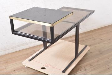 中古　イタリア　スタイリッシュでモダンなデザインが格好良いサイドテーブル(コンソールテーブル、コーヒーテーブル、カフェテーブル)(R-072052)