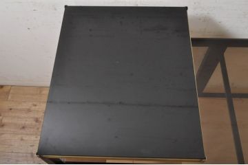 中古　イタリア　スタイリッシュでモダンなデザインが格好良いサイドテーブル(コンソールテーブル、コーヒーテーブル、カフェテーブル)(R-072052)
