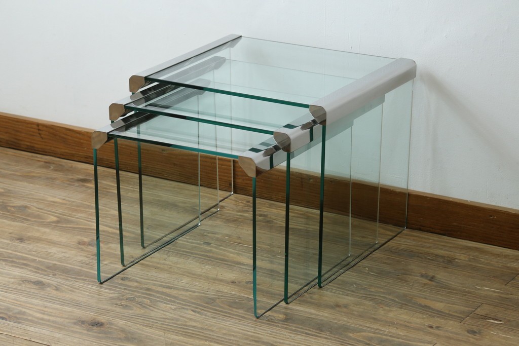 イタリアヴィンテージ　Gallotti&Radice(ガロッティ&ラディス)　シンプルでモダンなデザインのガラスネストテーブル　(R-072053)