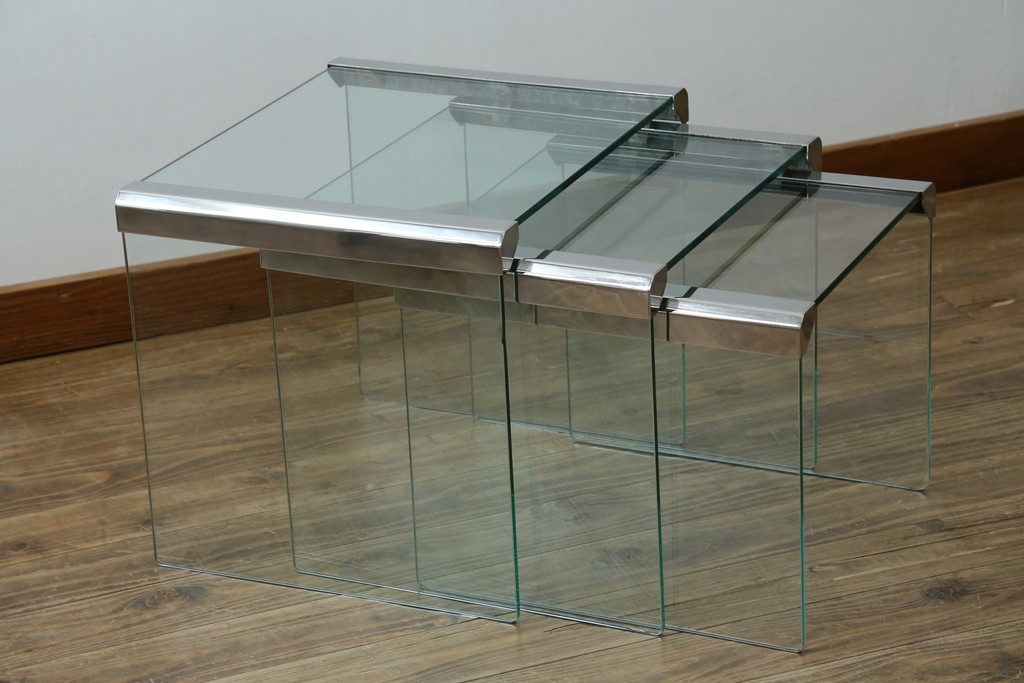 イタリアヴィンテージ　Gallotti&Radice(ガロッティ&ラディス)　シンプルでモダンなデザインのガラスネストテーブル　(R-072053)