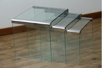 イタリアヴィンテージ　Gallotti&Radice(ガロッティ&ラディス)　シンプルでモダンなデザインのガラスネストテーブル　(R-072053)