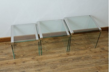 イタリアヴィンテージ　Gallotti&Radice(ガロッティ&ラディス)　シンプルでモダンなデザインのガラスネストテーブル　(R-072053)
