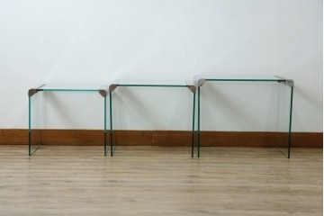 イタリアヴィンテージ　Gallotti&Radice(ガロッティ&ラディス)　シンプルでモダンなデザインのガラスネストテーブル　(R-072053)