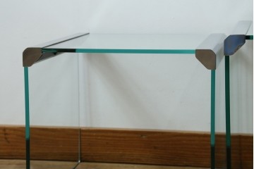 イタリアヴィンテージ　Gallotti&Radice(ガロッティ&ラディス)　シンプルでモダンなデザインのガラスネストテーブル　(R-072053)