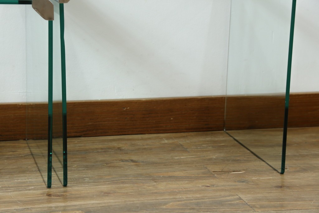 イタリアヴィンテージ　Gallotti&Radice(ガロッティ&ラディス)　シンプルでモダンなデザインのガラスネストテーブル　(R-072053)