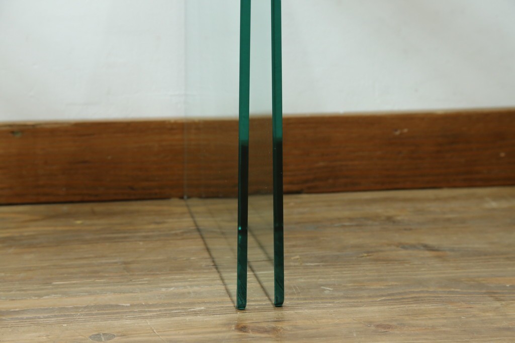 イタリアヴィンテージ　Gallotti&Radice(ガロッティ&ラディス)　シンプルでモダンなデザインのガラスネストテーブル　(R-072053)