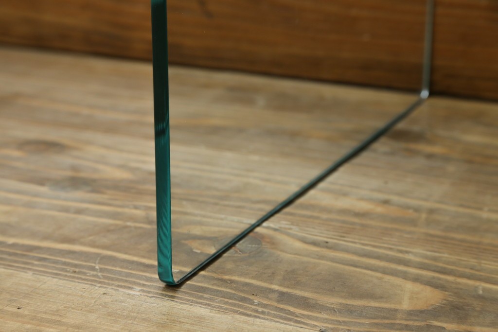 イタリアヴィンテージ　Gallotti&Radice(ガロッティ&ラディス)　シンプルでモダンなデザインのガラスネストテーブル　(R-072053)