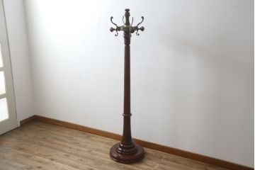 和製ビンテージ　カリモク(karimoku)　シックな色合いと品のある佇まいが魅力のポールハンガー(コートハンガー、帽子掛け、店舗什器、ヴィンテージ)(R-072056)