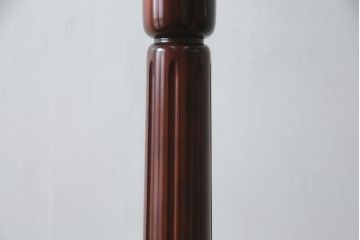 和製ビンテージ　カリモク(karimoku)　シックな色合いと品のある佇まいが魅力のポールハンガー(コートハンガー、帽子掛け、店舗什器、ヴィンテージ)(R-072056)