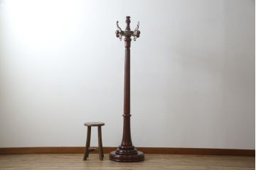 和製ビンテージ　カリモク(karimoku)　シックな色合いと品のある佇まいが魅力のポールハンガー(コートハンガー、帽子掛け、店舗什器、ヴィンテージ)(R-072056)