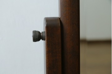 和製ヴィンテージ　北海道民芸家具　シックな色合いが上品な印象のスタンドミラー　(R-072057)