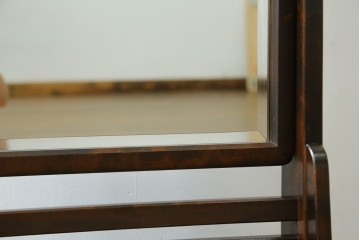 和製ヴィンテージ　北海道民芸家具　シックな色合いが上品な印象のスタンドミラー　(R-072057)