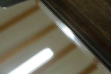和製ヴィンテージ　北海道民芸家具　シックな色合いが上品な印象のスタンドミラー　(R-072057)