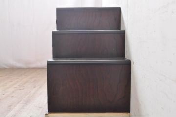 中古　美品　落ち着いた色合いが素敵なアンティーク調の小さな階段箪笥(和たんす、収納箪笥)(R-072058)