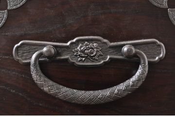 中古　美品　落ち着いた色合いが素敵なアンティーク調の小さな階段箪笥(和たんす、収納箪笥)(R-072058)