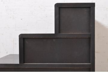 中古　美品　落ち着いた色合いが素敵なアンティーク調の小さな階段箪笥(和たんす、収納箪笥)(R-072058)