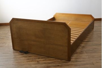 中古　カリモク家具(karimoku)　domani(ドマーニ)　シンプルなデザインが使いやすいすのこ付きベッドフレーム(セミダブル)(R-072069)