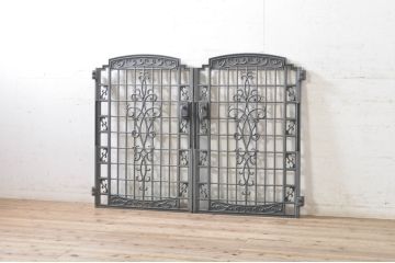中古　アルミ製　品のあるデザインの門扉1対2枚セット(フェンス、ゲート)(R-072077)