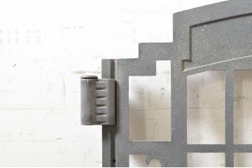 中古　アルミ製　品のあるデザインの門扉1対2枚セット(フェンス、ゲート)(R-072077)